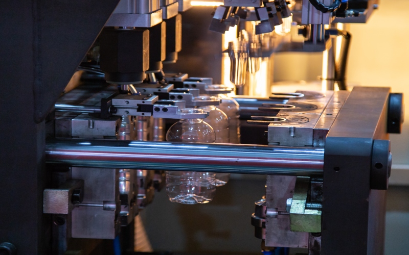 電動(dòng)吹塑機(jī)